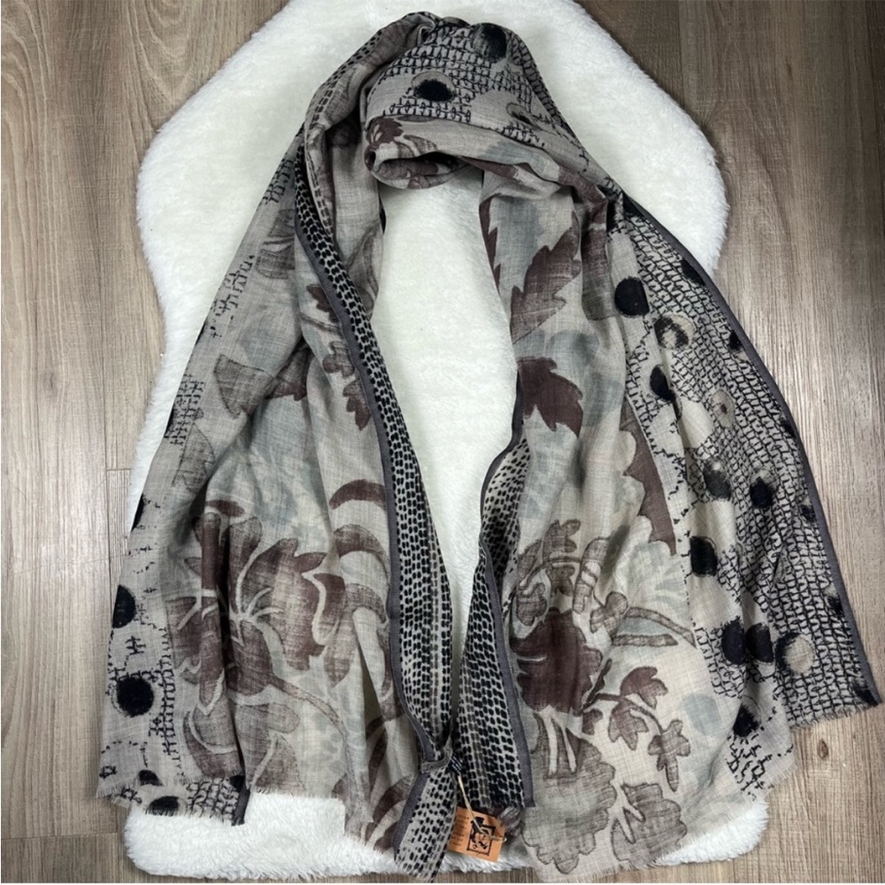 Inouitoosh floral wool silk scarf